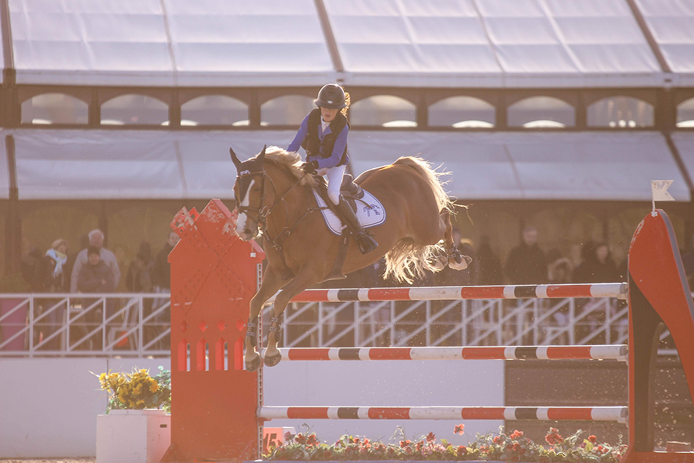 Lola Brionne & Valiant