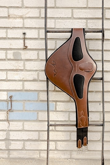 Foam Stud Girth